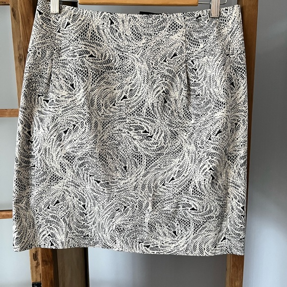 Club Monaco Size 6 skirt - Picture 6 of 10